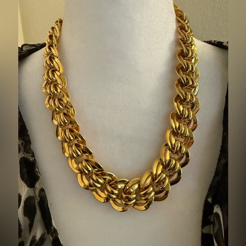 Vintage Gold Plated Necklace - Picture 3 of 4
